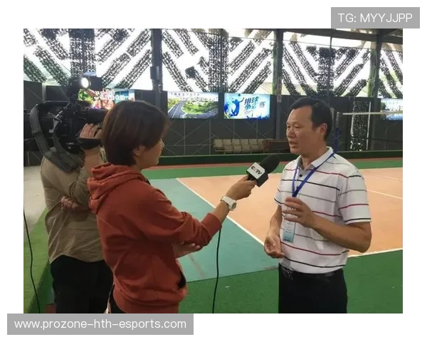 体育委员怒怼记者：别问这种蠢问题