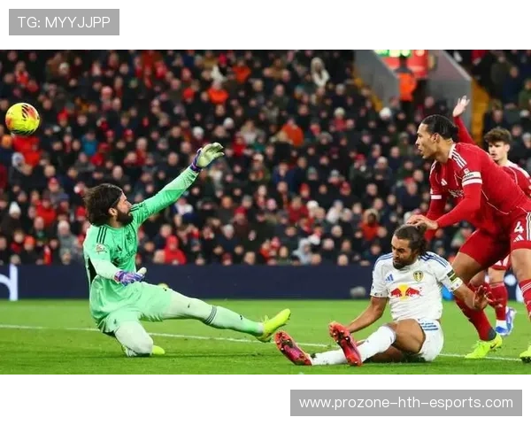 足球豪门训练场突发冲突！两名主力当场互喷