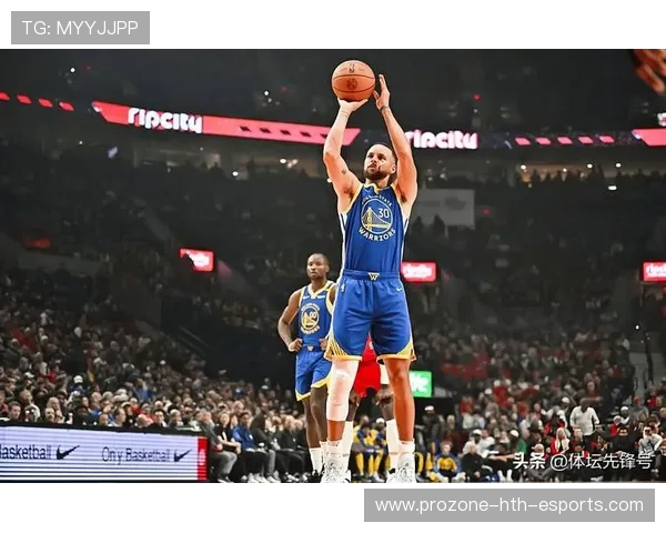 库里底角接格林传球命中后撤步三分,勇士客场绝杀开拓者 库里底角接格林传球命中后撤步三分,勇士客场绝杀开拓者